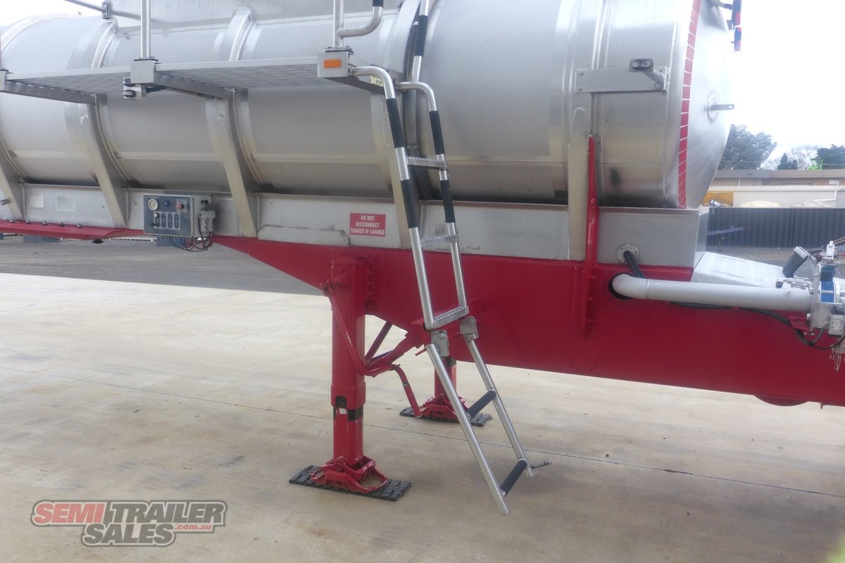 12/2001 TIEMAN 19M TANKER B DOUBLE SET