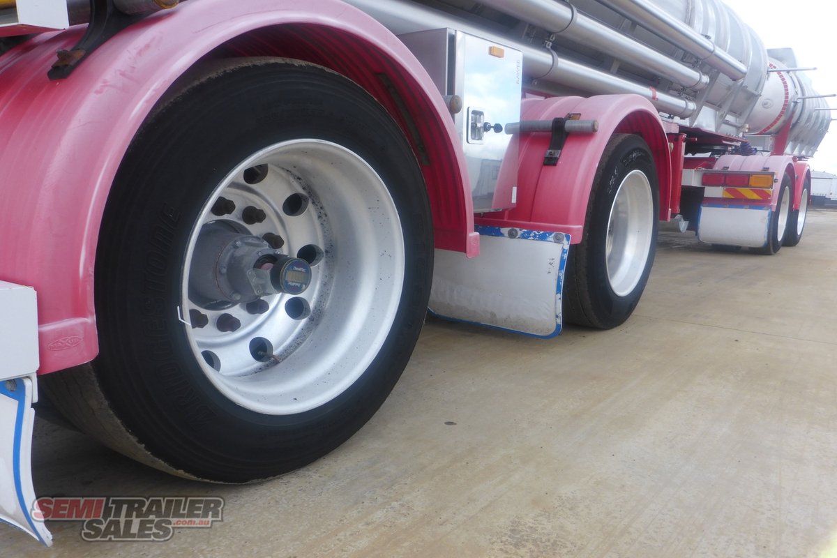 12/2001 TIEMAN 19M TANKER B DOUBLE SET
