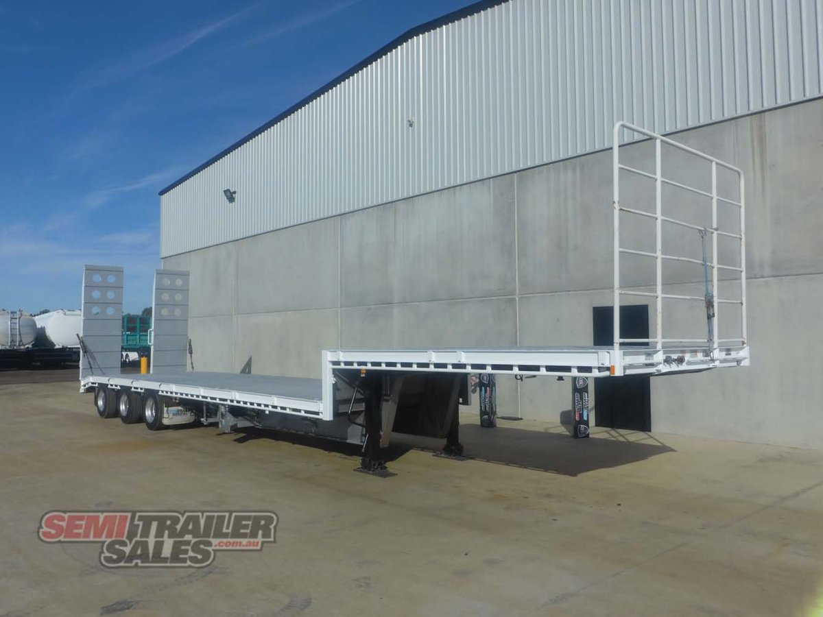 MAXITRANS DROP DECK TRAILER