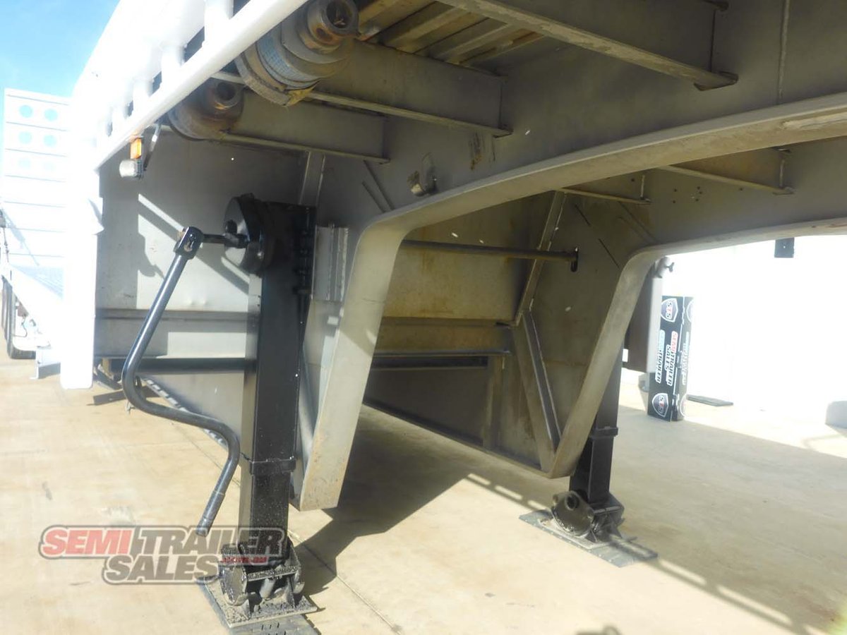 MAXITRANS DROP DECK TRAILER