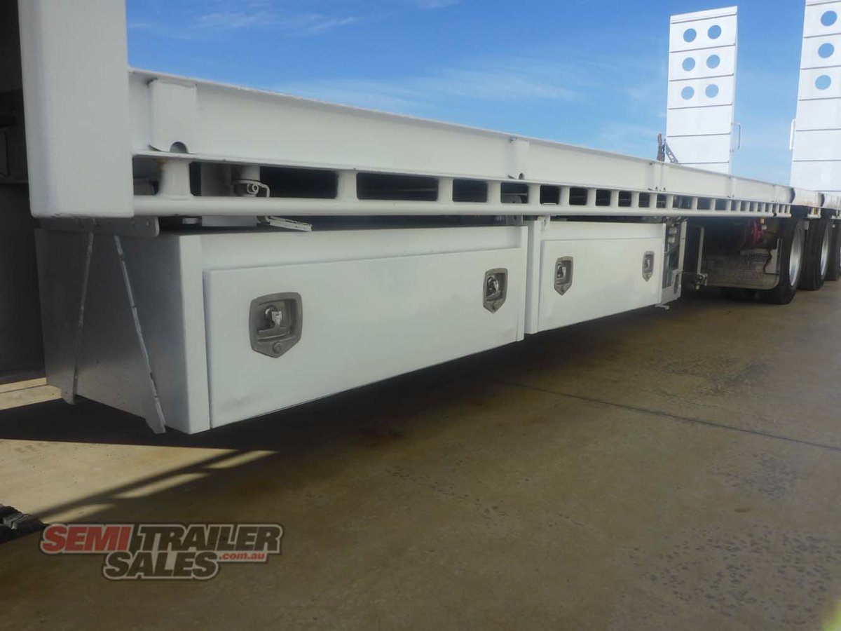 MAXITRANS DROP DECK TRAILER