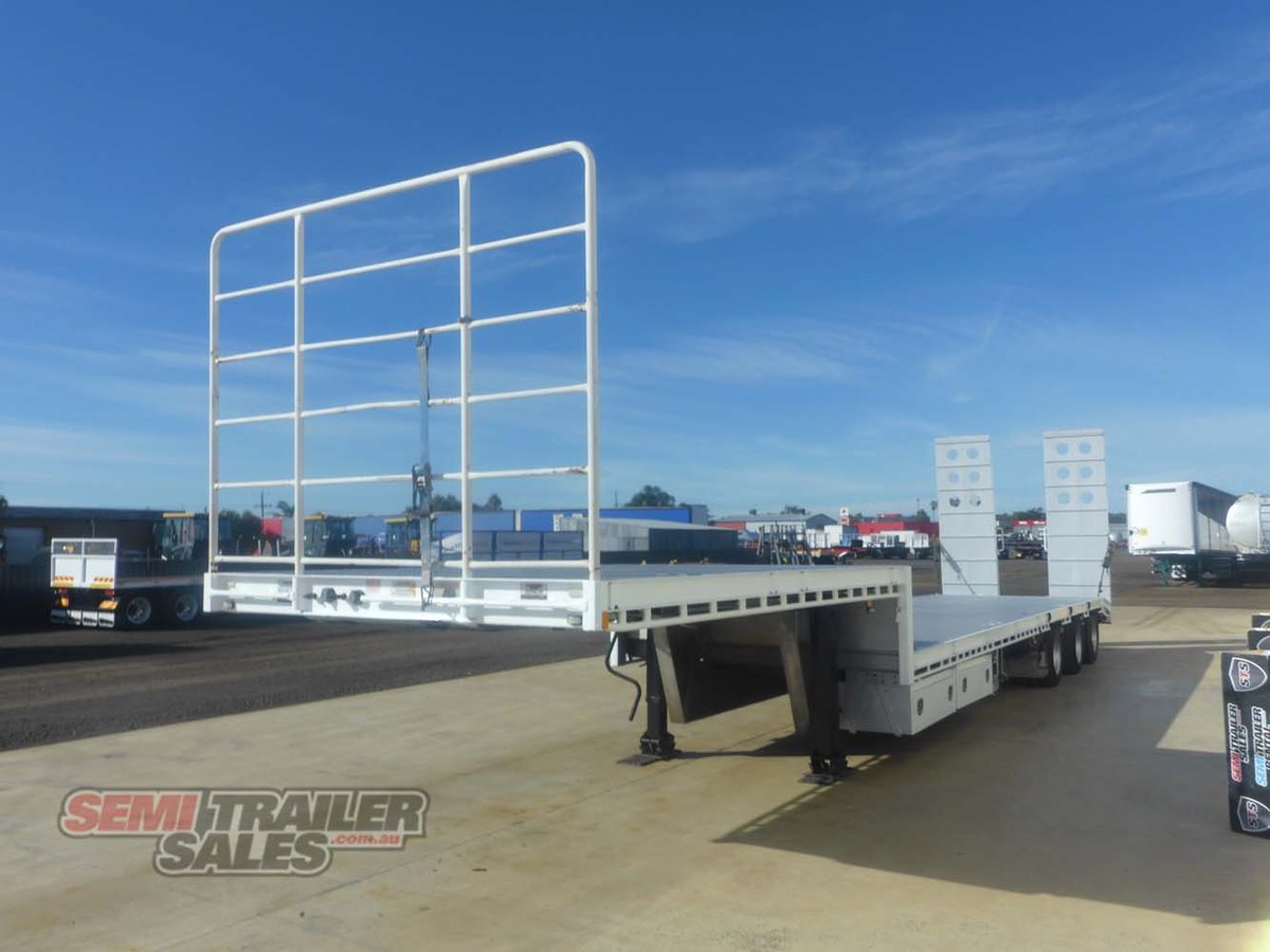 MAXITRANS DROP DECK TRAILER
