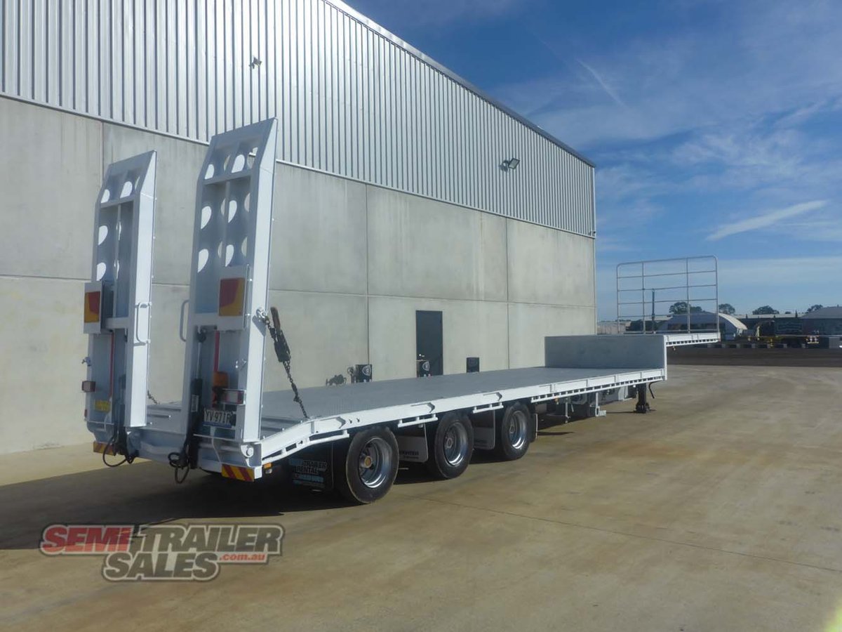 MAXITRANS DROP DECK TRAILER
