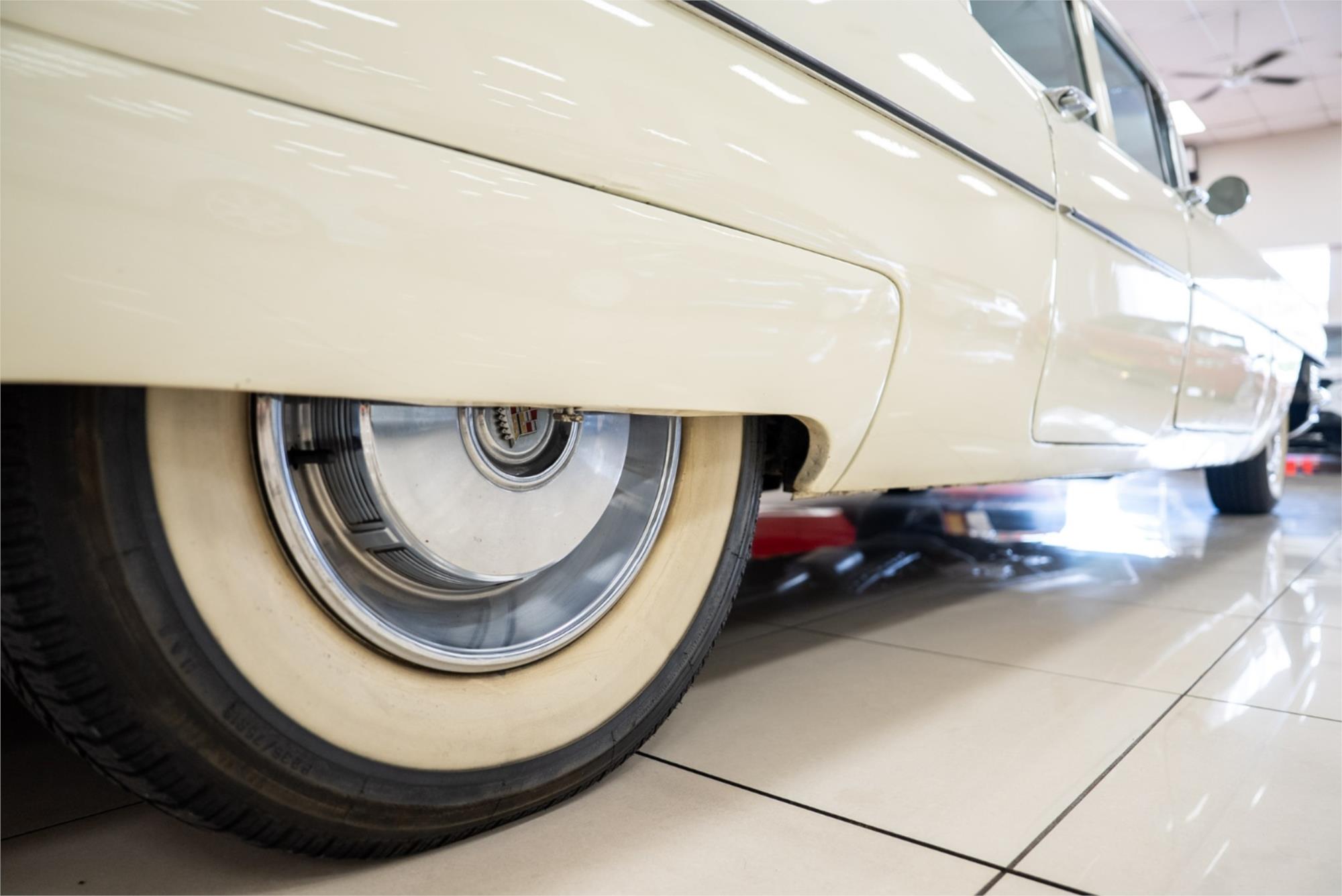 1964 CADILLAC FLEETWOOD SERIES 75 3 SP AUTOMATIC 4D SEDAN