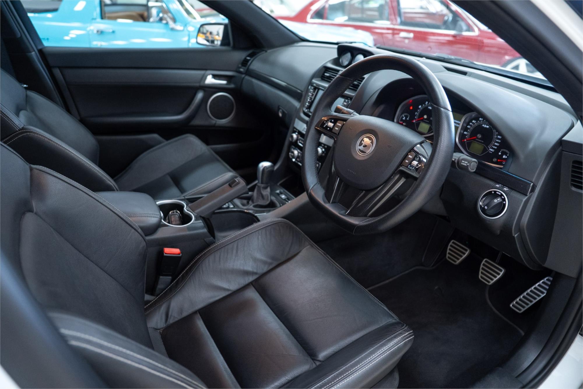 2011 HSV CLUBSPORT E3 MY12 R8 SV BLACK EDITION 6 SP MANUAL 4D SEDAN