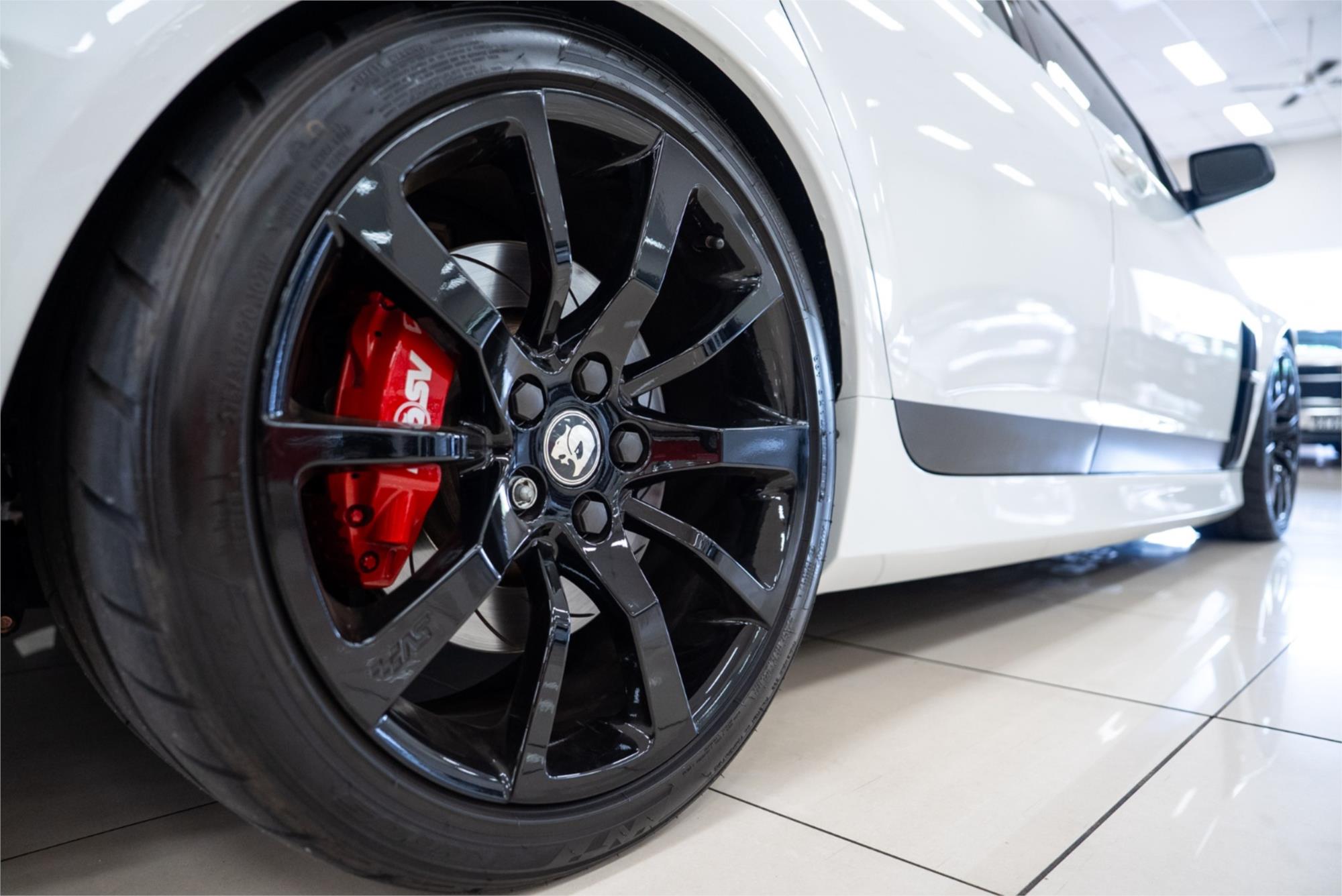 2011 HSV CLUBSPORT E3 MY12 R8 SV BLACK EDITION 6 SP MANUAL 4D SEDAN