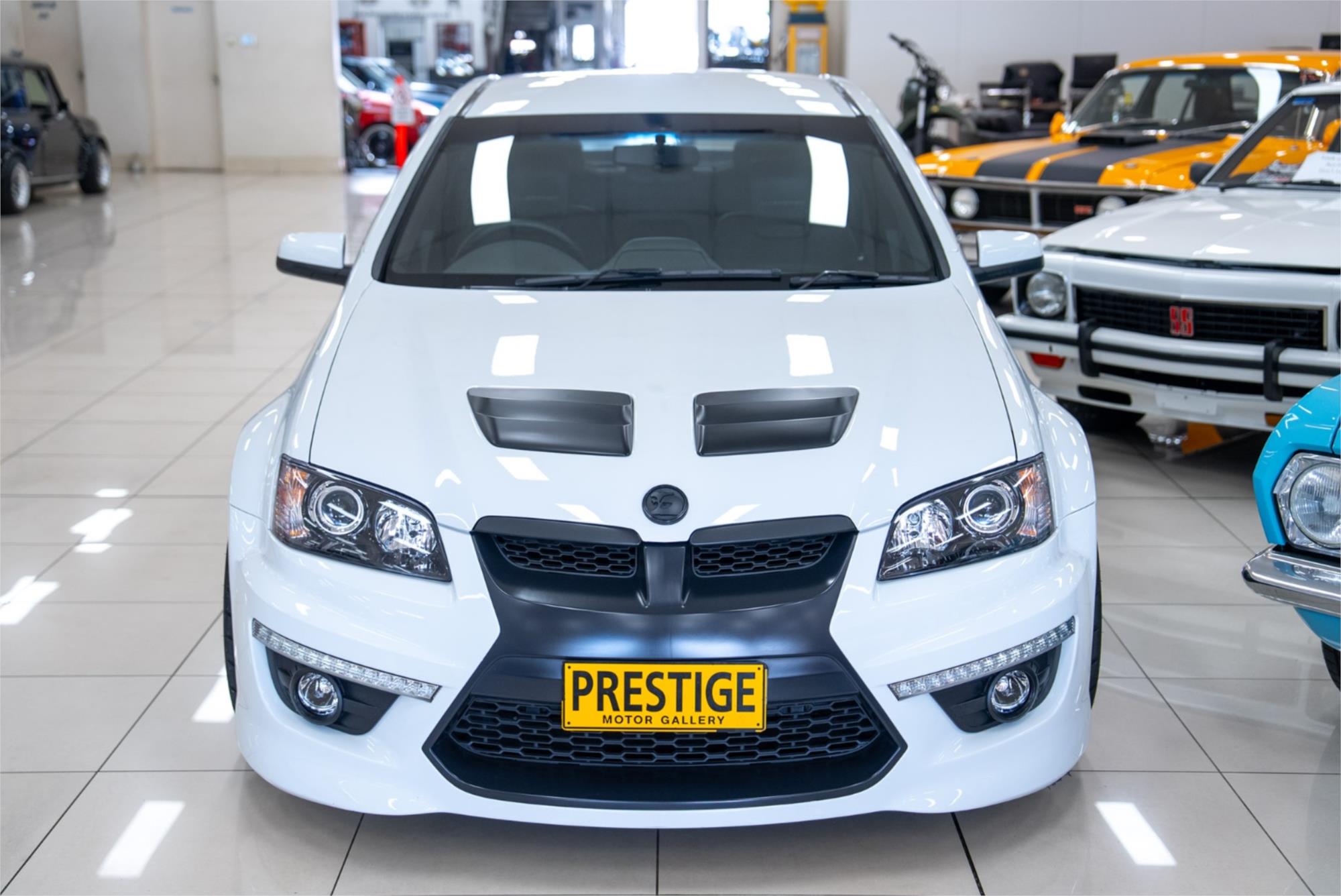 2011 HSV CLUBSPORT E3 MY12 R8 SV BLACK EDITION 6 SP MANUAL 4D SEDAN