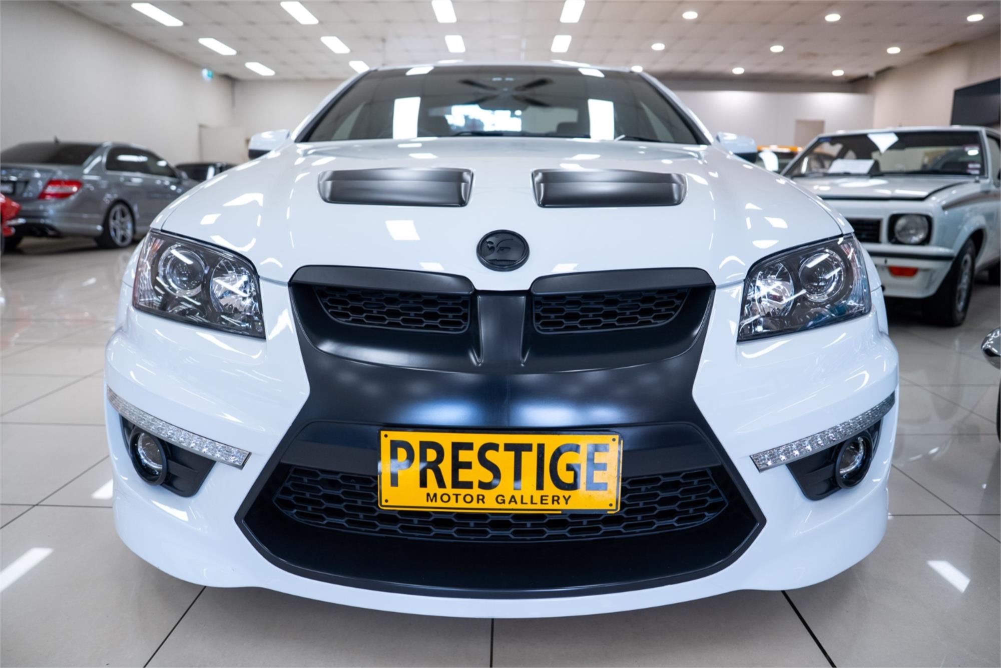 2011 HSV CLUBSPORT E3 MY12 R8 SV BLACK EDITION 6 SP MANUAL 4D SEDAN