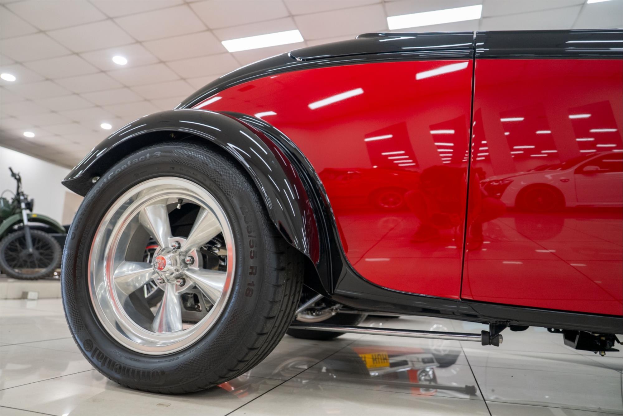 1933 FORD HOT ROD MANUAL 2D ROADSTER