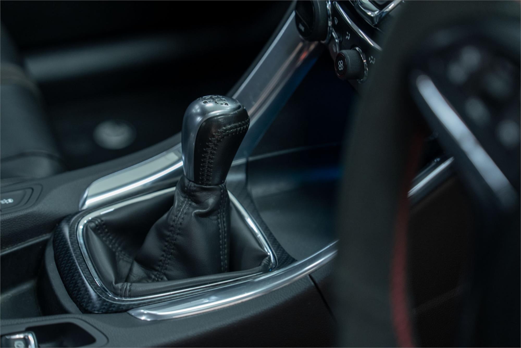 2015 HOLDEN UTE VF II SS-V REDLINE 6 SP MANUAL UTILITY