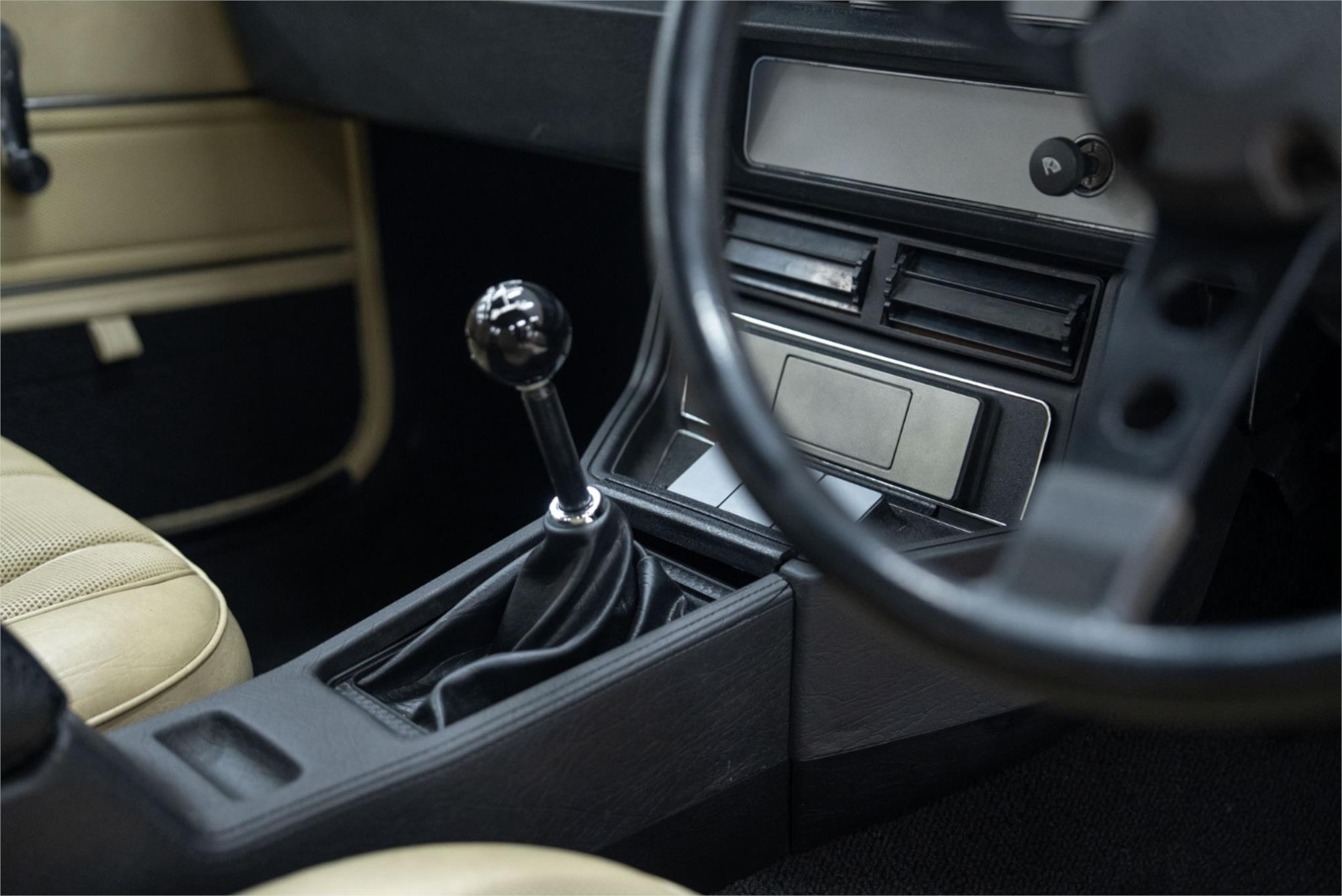 1976 HOLDEN TORANA LX SS 4 SP MANUAL 2D LIFTBACK