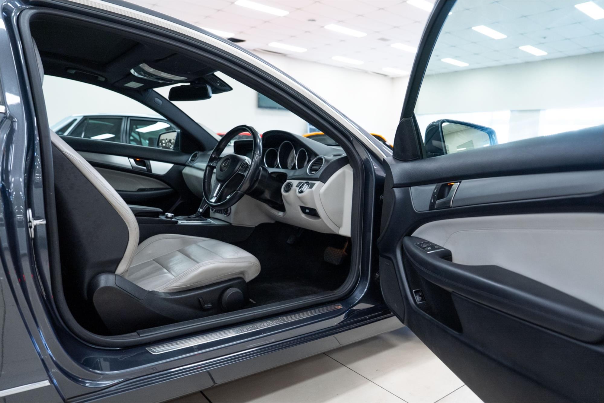 2013 MERCEDES-BENZ C250 C204 MY13 SPORT BE 7 SP AUTOMATIC G-TRONIC SEDAN