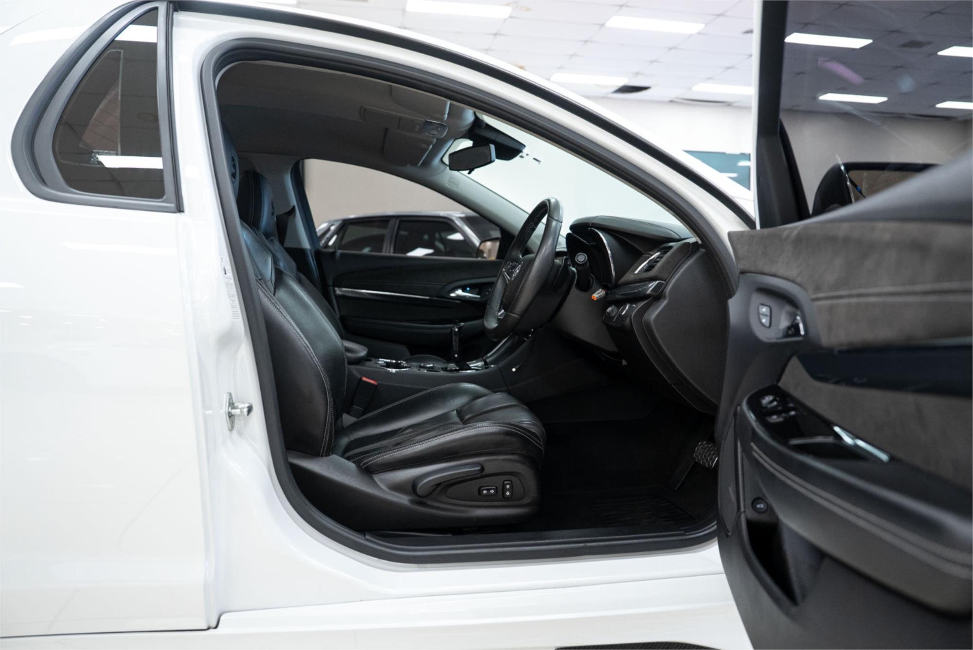 2016 HSV MALOO GEN-F2 R8 SV BLACK LS3 6 SP AUTO ACTIVE SELECT UTILITY