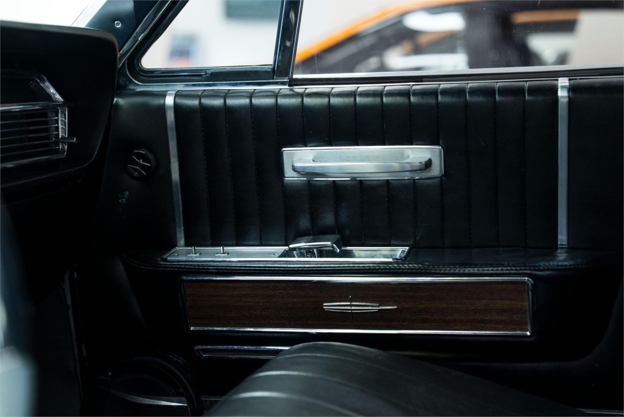 1965 LINCOLN CONTINENTAL 3 SP AUTOMATIC SEDAN