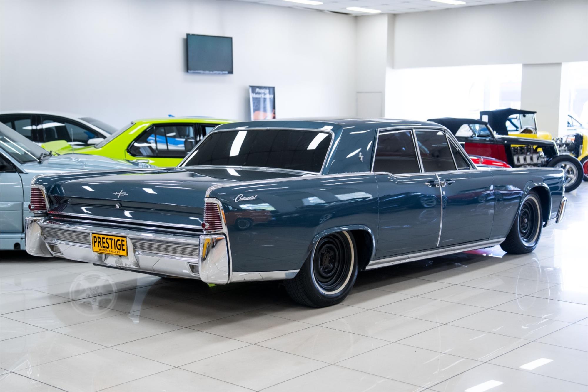 1965 LINCOLN CONTINENTAL 3 SP AUTOMATIC SEDAN