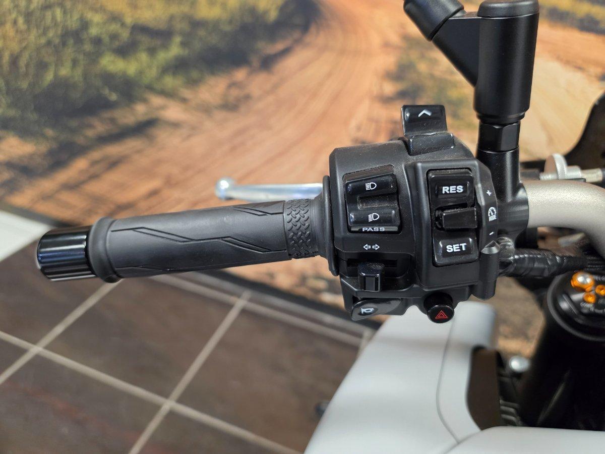 2025 YAMAHA MT-10A SPORTS
