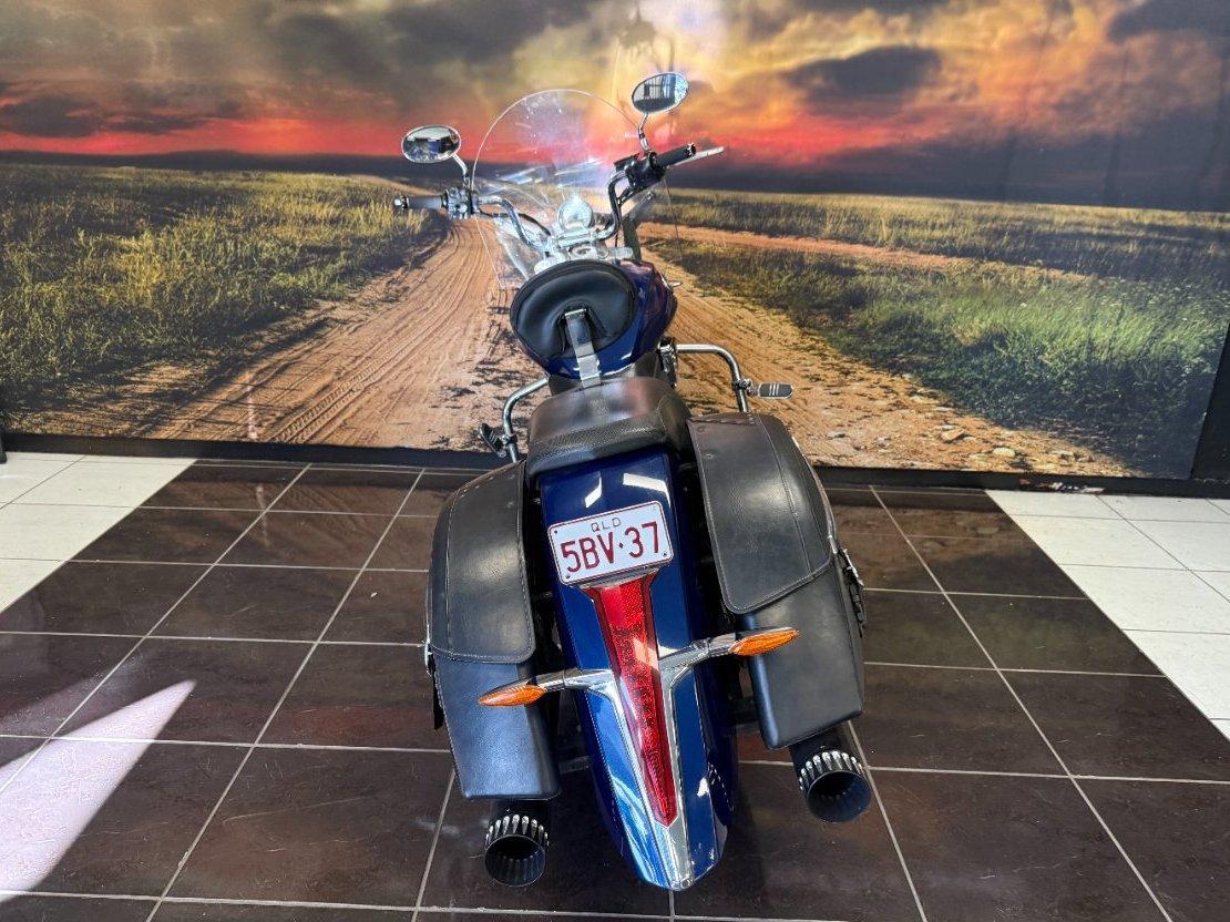 2011 VICTORY CROSS ROADS CRUISER