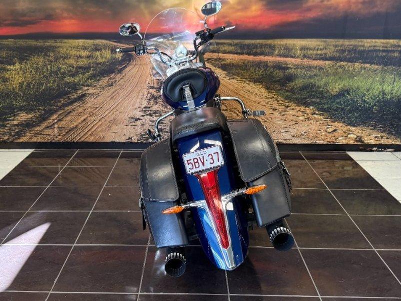 2011 VICTORY CROSS ROADS CRUISER