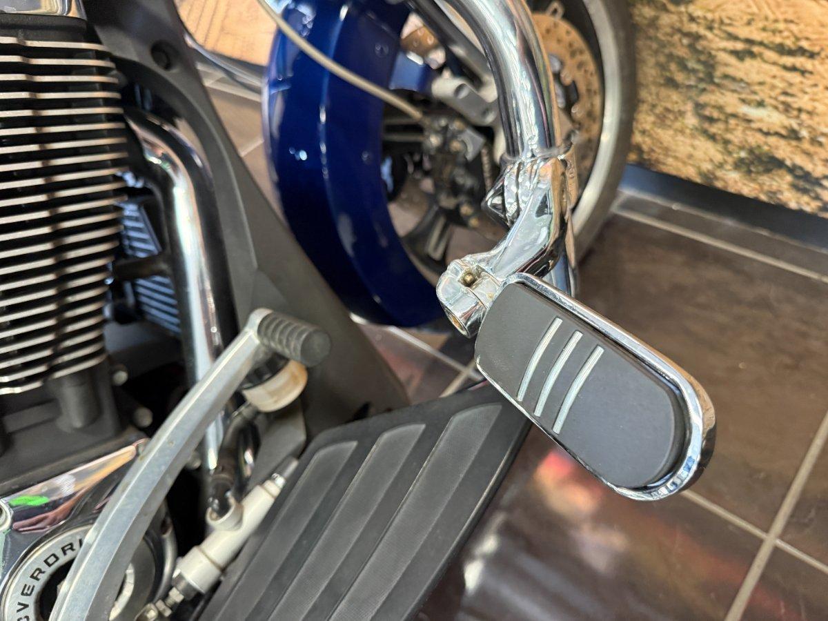 2011 VICTORY CROSS ROADS CRUISER