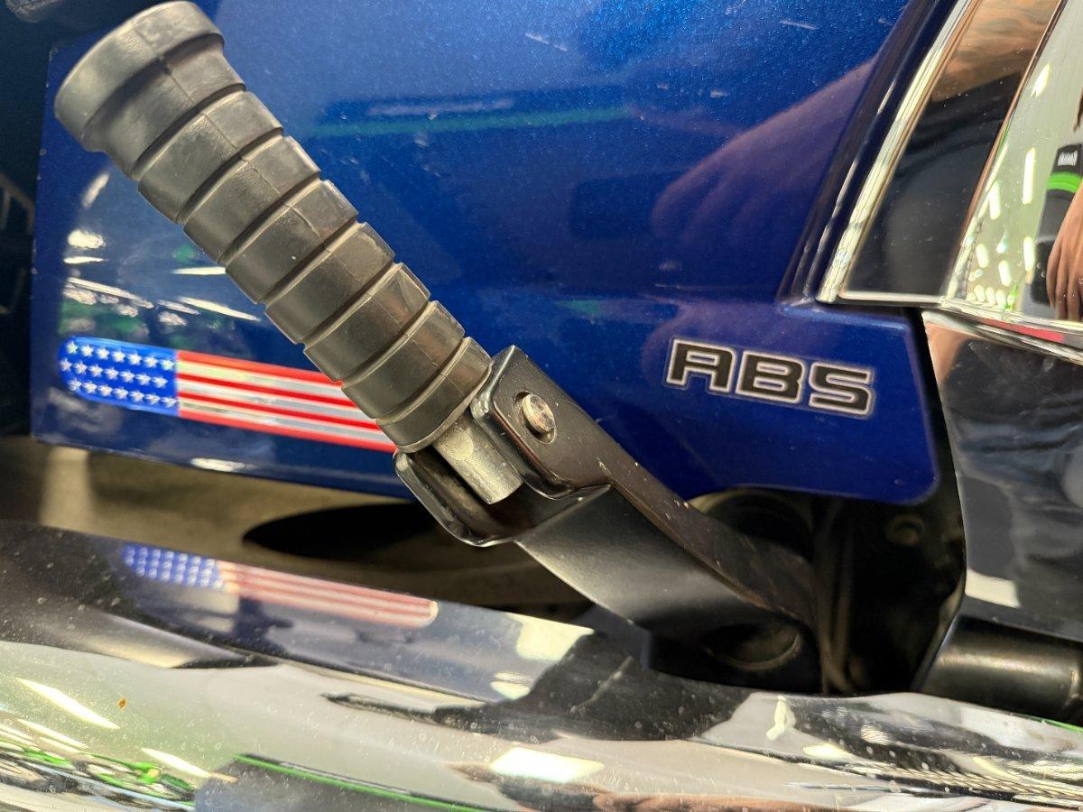 2011 VICTORY CROSS ROADS CRUISER