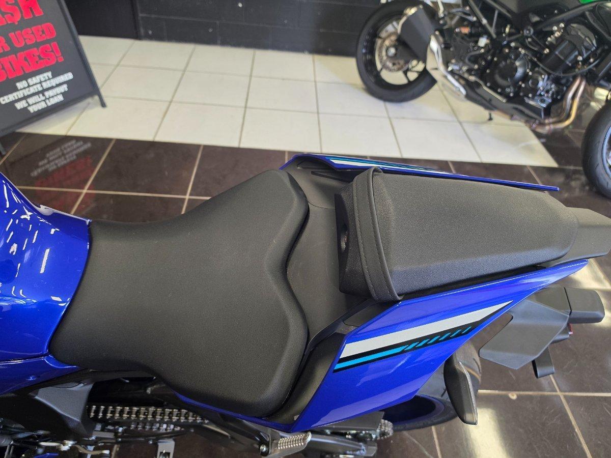 2025 YAMAHA YZF-R1 SPORTS