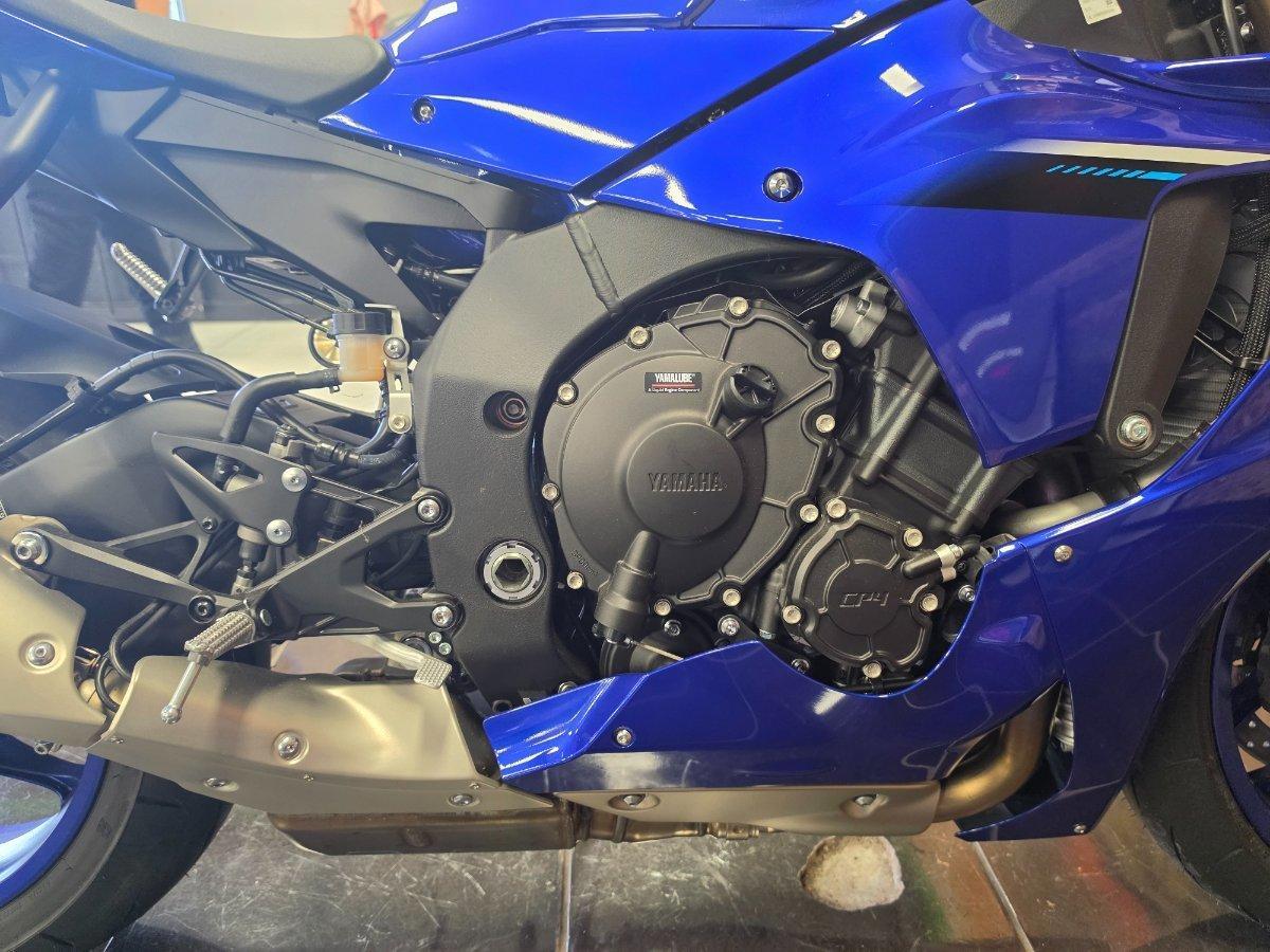2025 YAMAHA YZF-R1 SPORTS