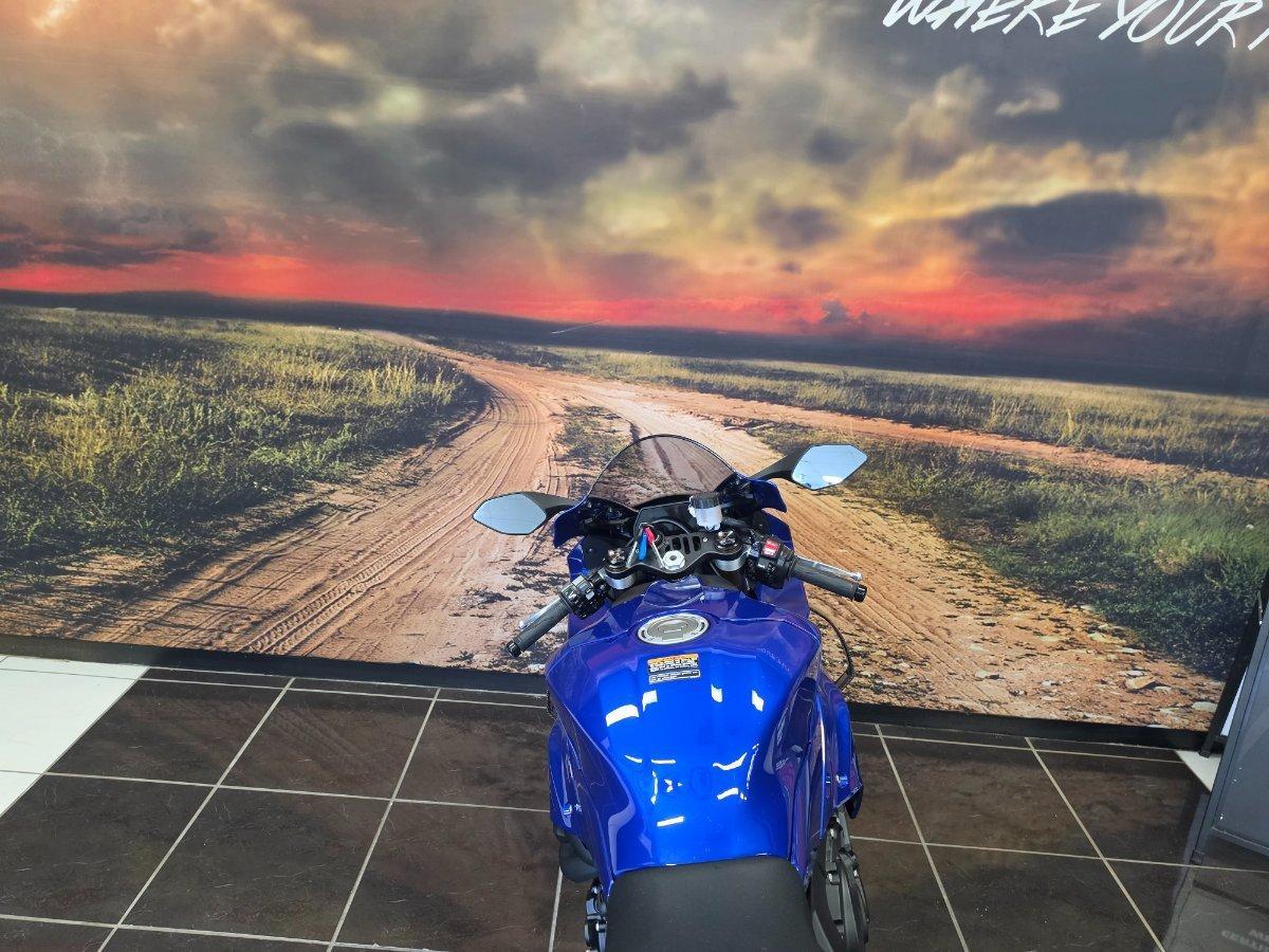 2025 YAMAHA YZF-R1 SPORTS