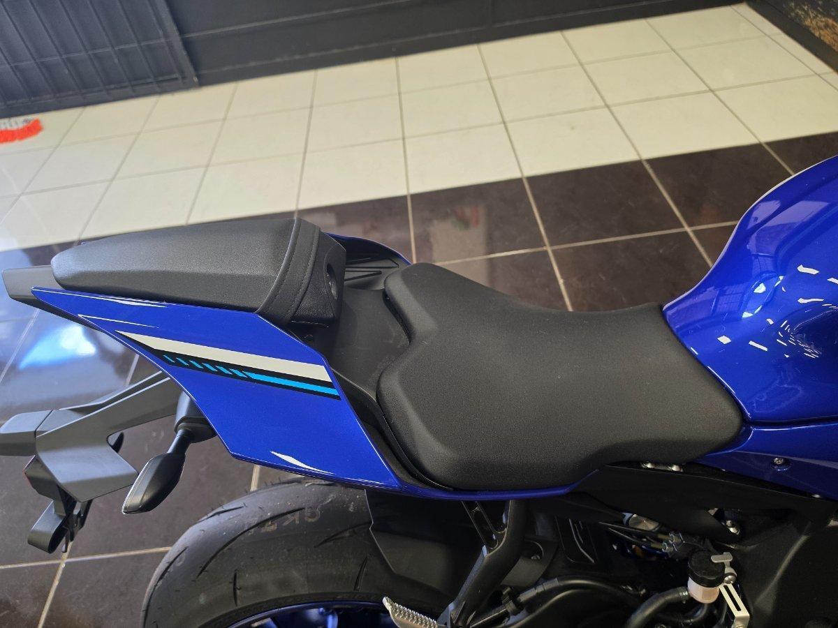 2025 YAMAHA YZF-R1 SPORTS