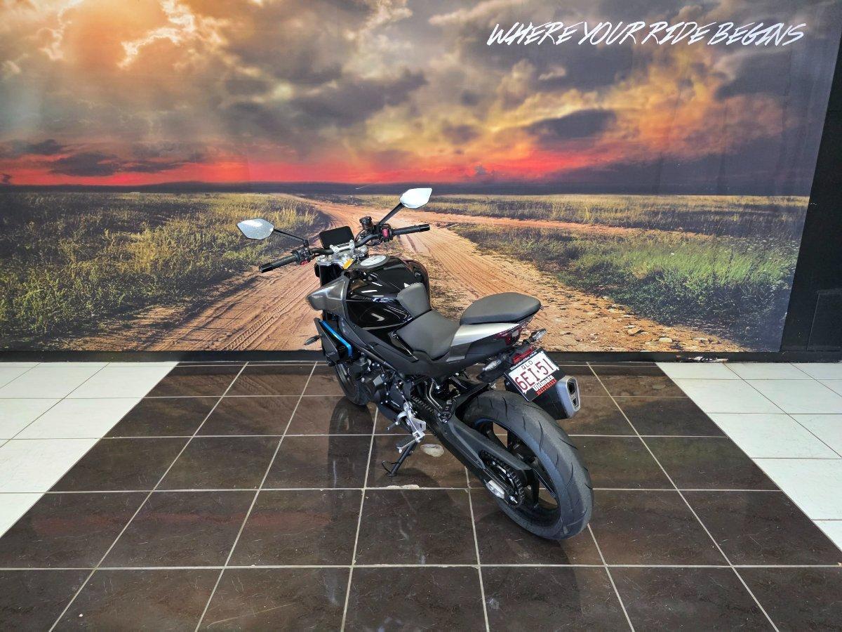 2025 CF MOTO 450 NK ROAD