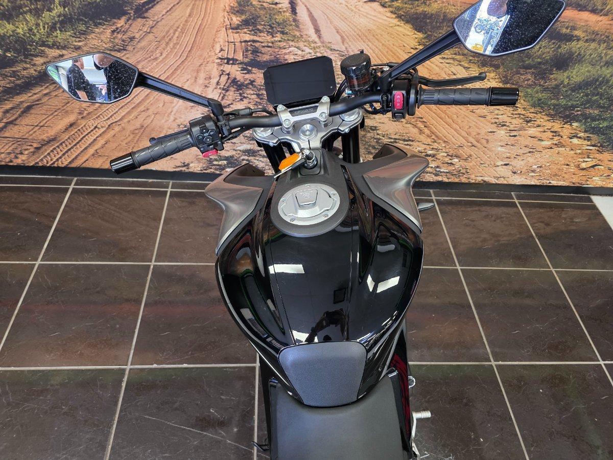 2025 CF MOTO 450 NK ROAD