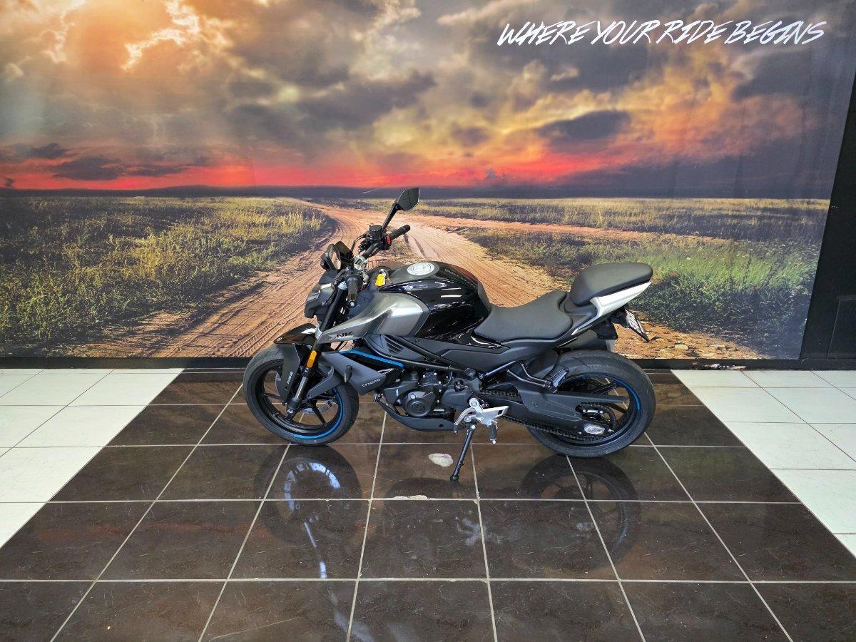 2025 CF MOTO 450 NK ROAD