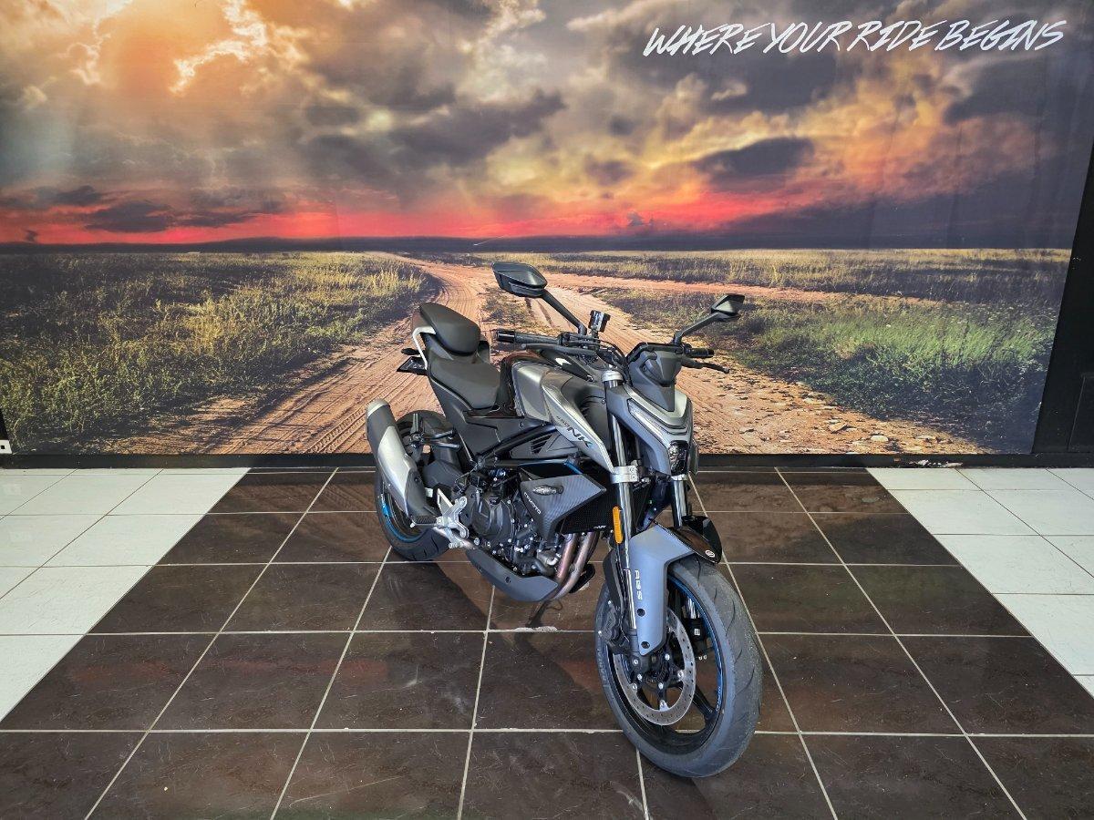 2025 CF MOTO 450 NK ROAD