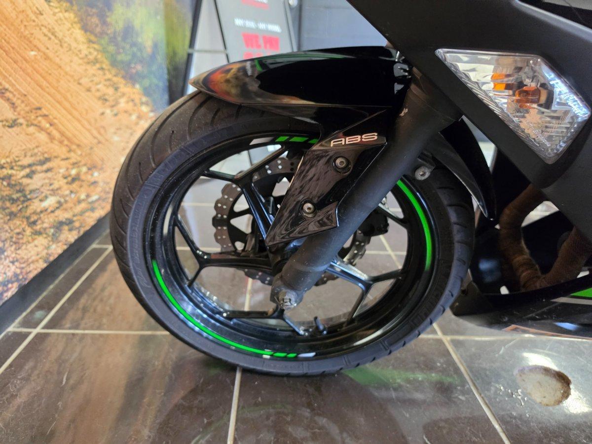 2016 KAWASAKI NINJA 300 ABS SPORTS