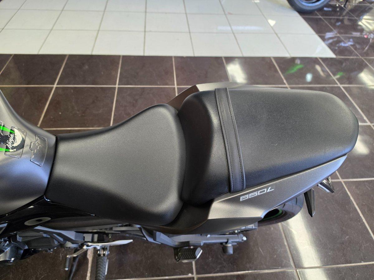 2024 KAWASAKI NINJA 650L SPORTS