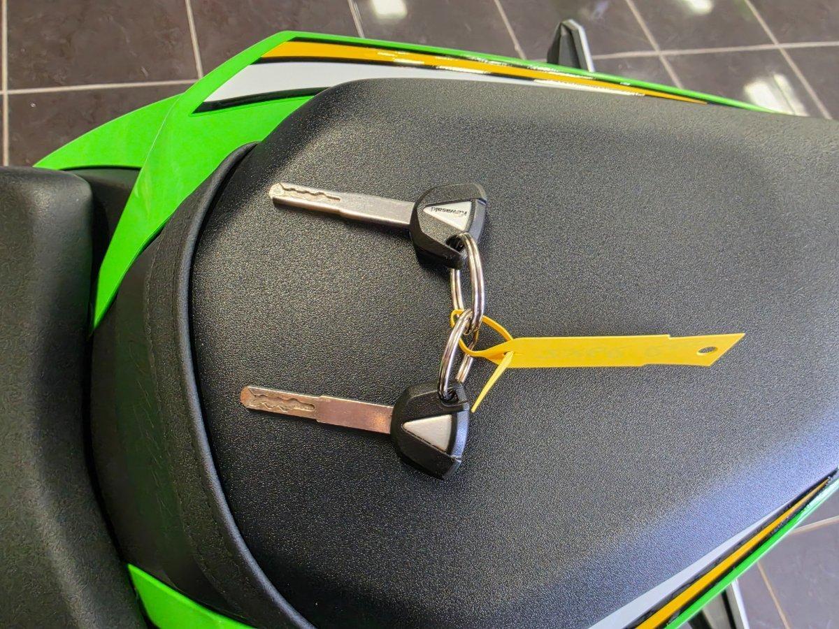 2024 KAWASAKI NINJA ZX-6R (636) KRT EDITION SPORTS