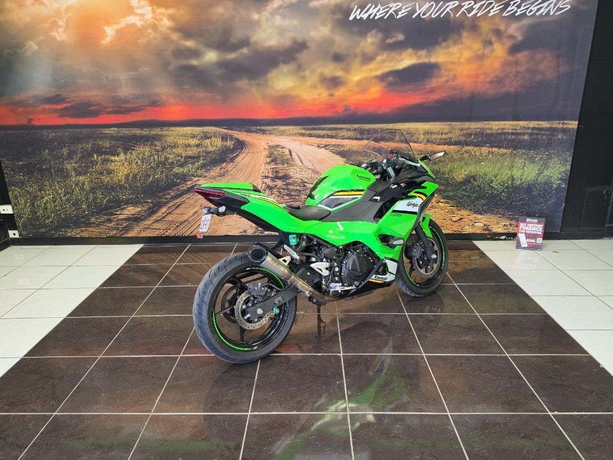 2025 KAWASAKI NINJA 500 SE KRT EDITION (EX500J) SPORTS