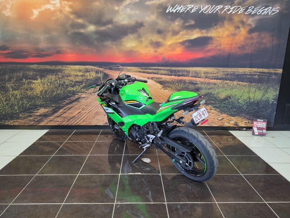 2025 KAWASAKI NINJA 500 SE KRT EDITION (EX500J) SPORTS