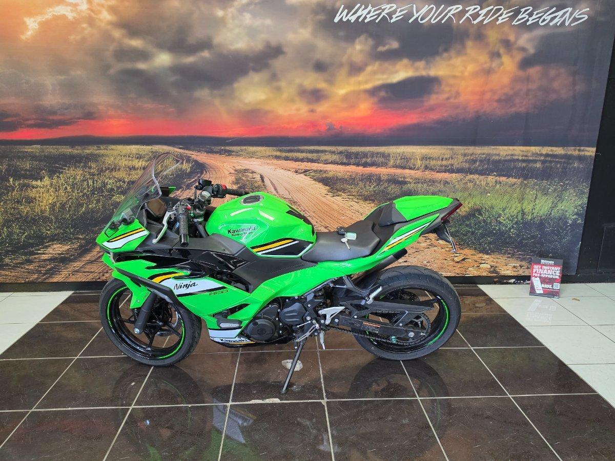 2025 KAWASAKI NINJA 500 SE KRT EDITION (EX500J) SPORTS