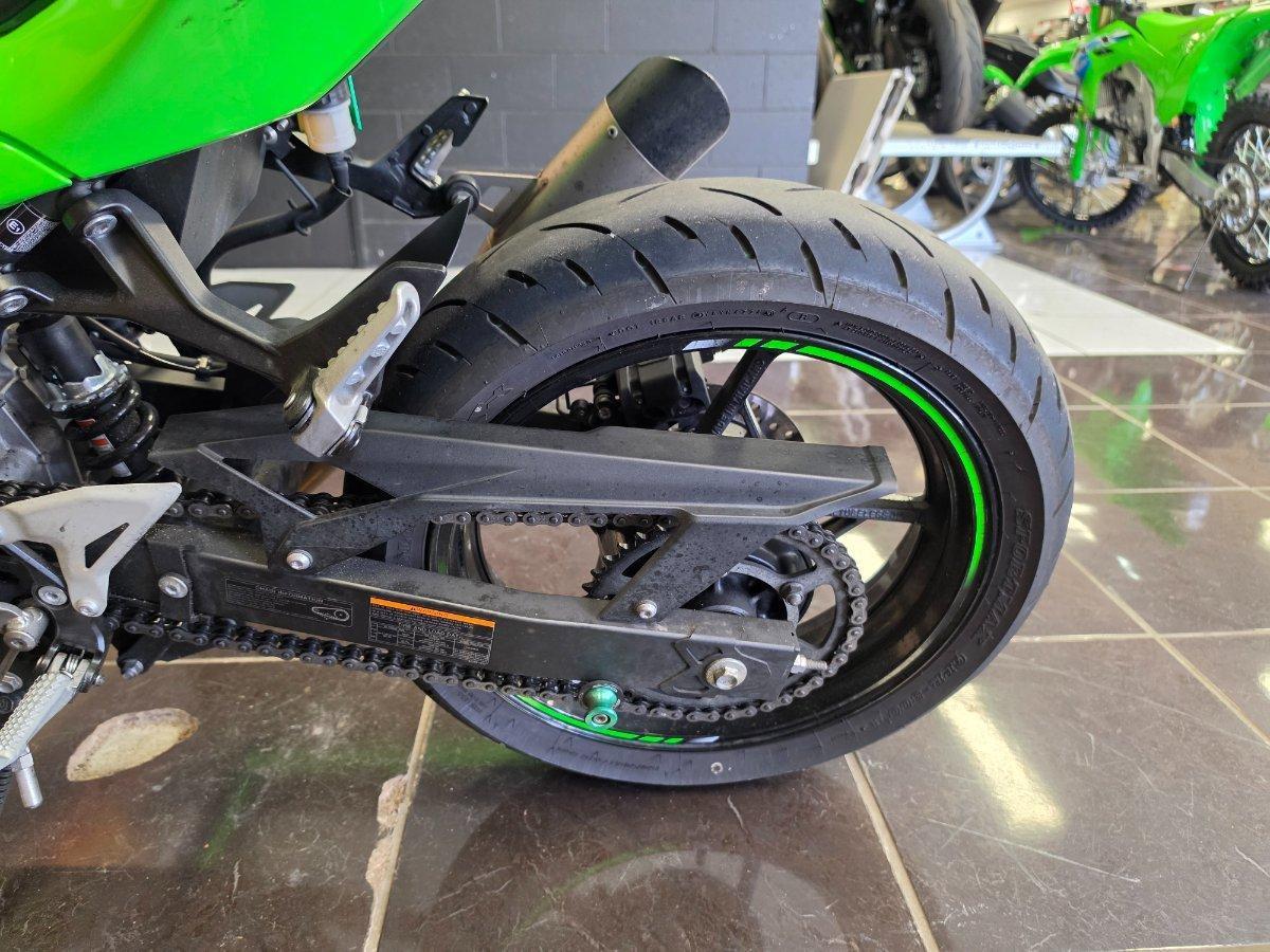 2025 KAWASAKI NINJA 500 SE KRT EDITION (EX500J) SPORTS
