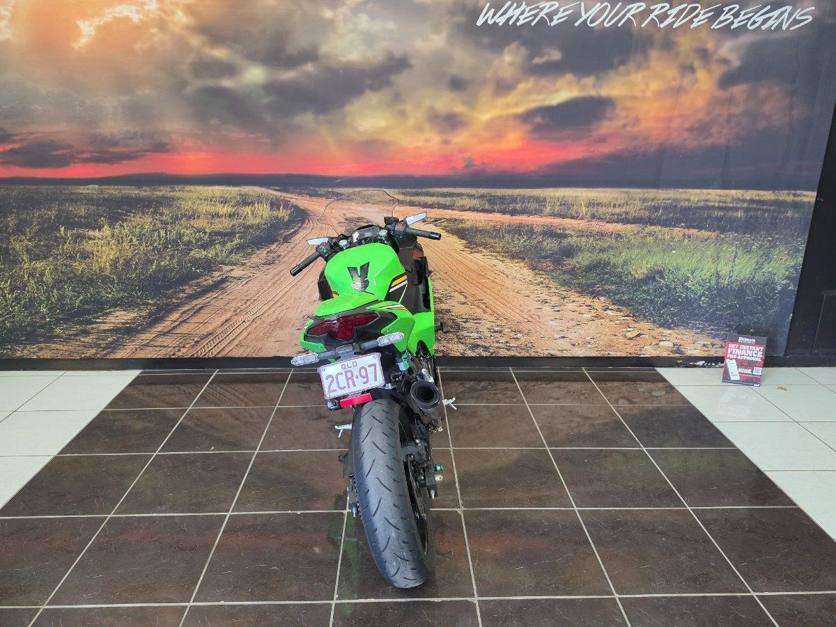 2025 KAWASAKI NINJA 500 SE KRT EDITION (EX500J) SPORTS