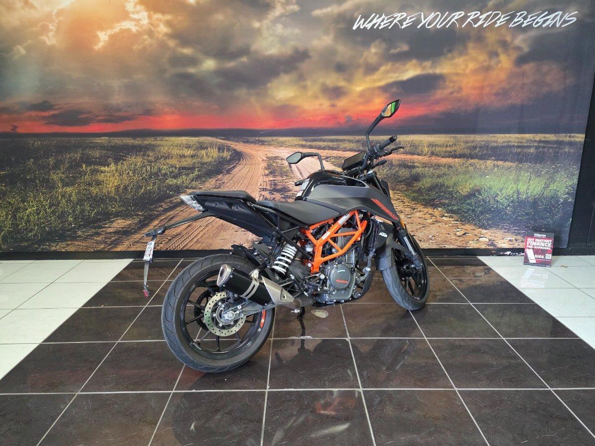 2023 KTM 390 DUKE ROAD