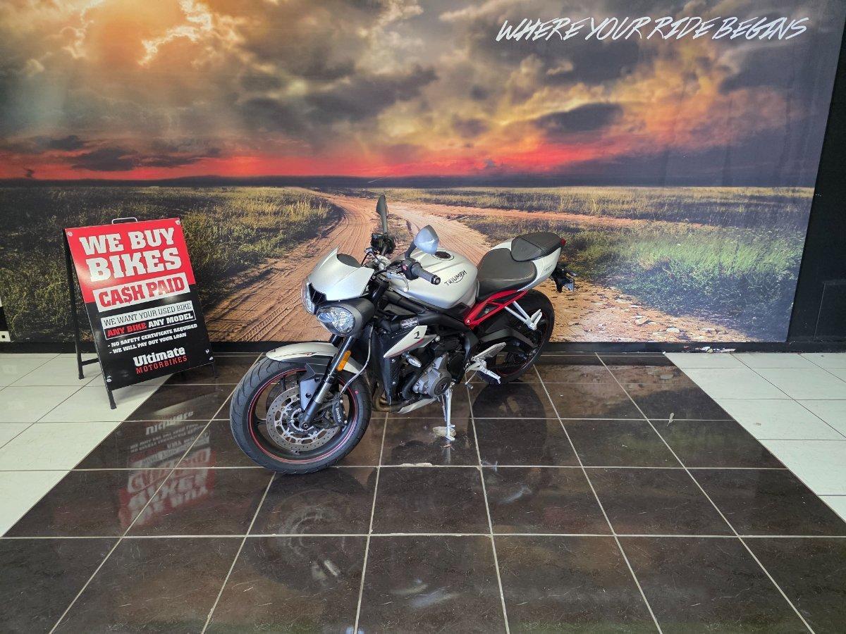 2017 TRIUMPH STREET TRIPLE RS ROAD