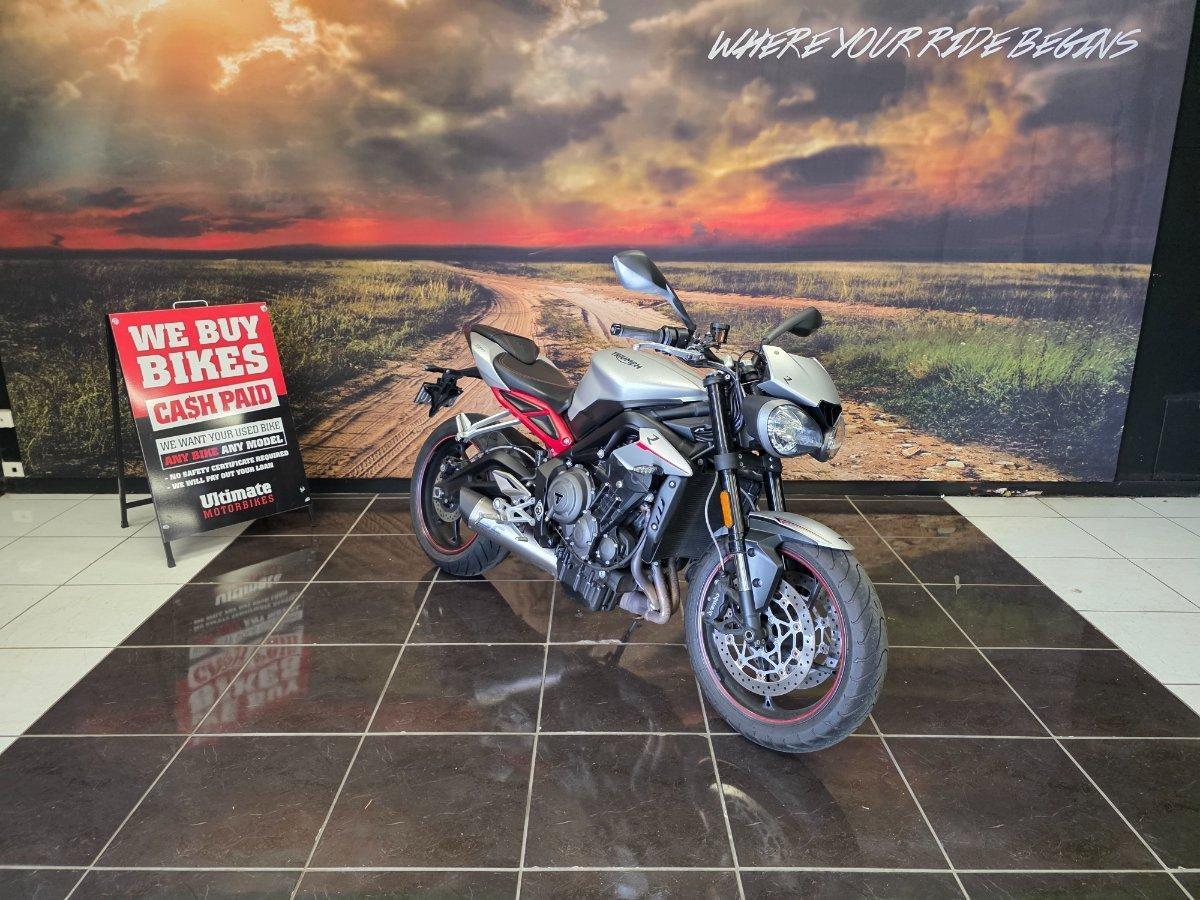 2017 TRIUMPH STREET TRIPLE RS ROAD