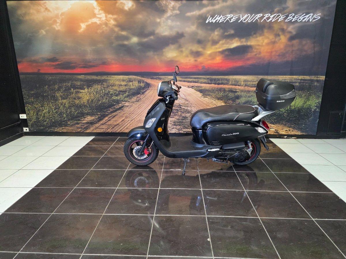 2018 SYM CLASSIC 200i SCOOTER
