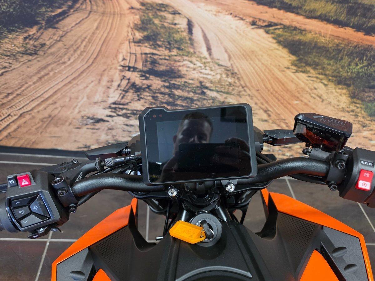 2024 KTM 990 DUKE ROAD