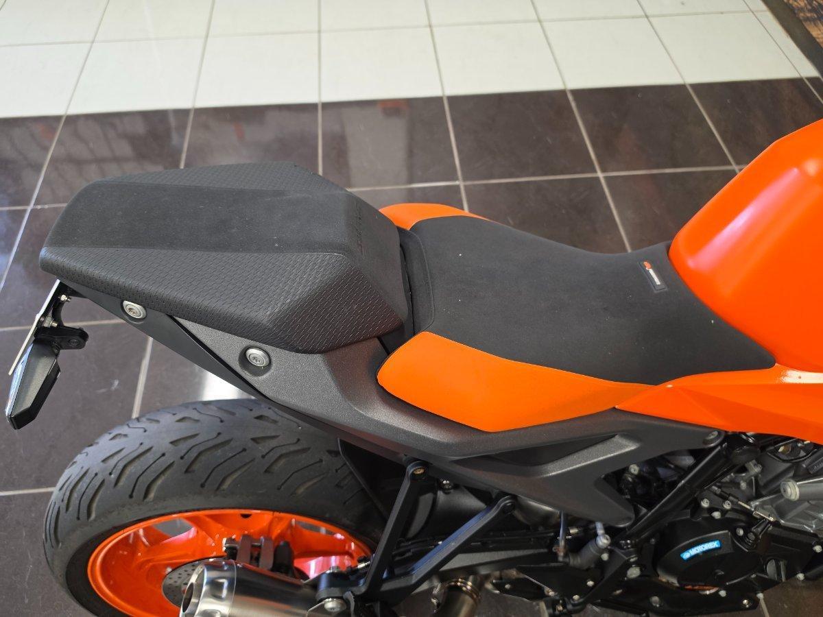 2024 KTM 990 DUKE ROAD