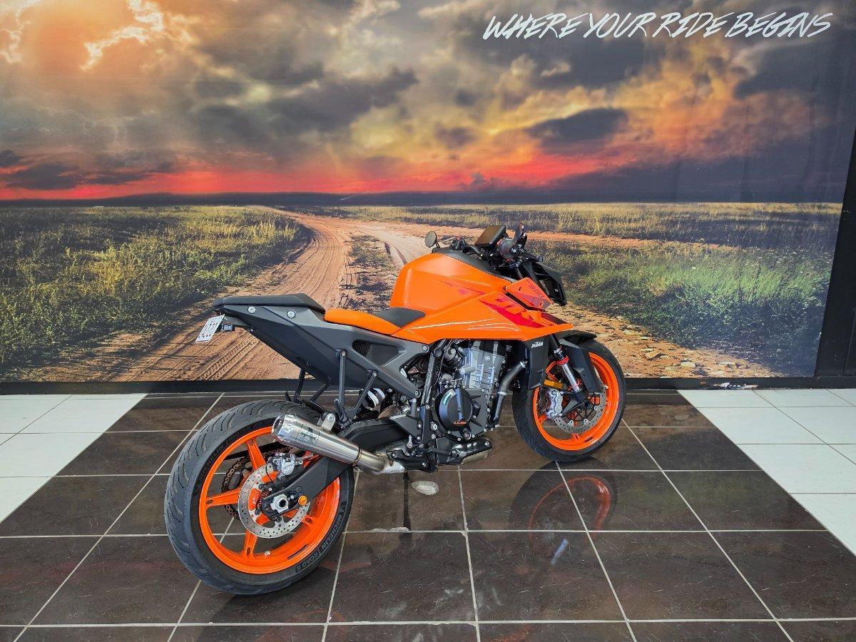 2024 KTM 990 DUKE ROAD