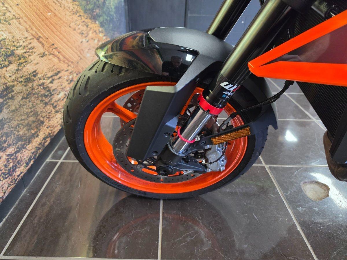 2024 KTM 990 DUKE ROAD