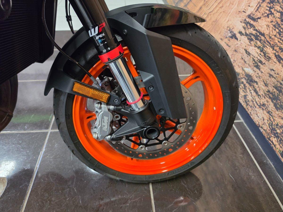 2024 KTM 990 DUKE ROAD
