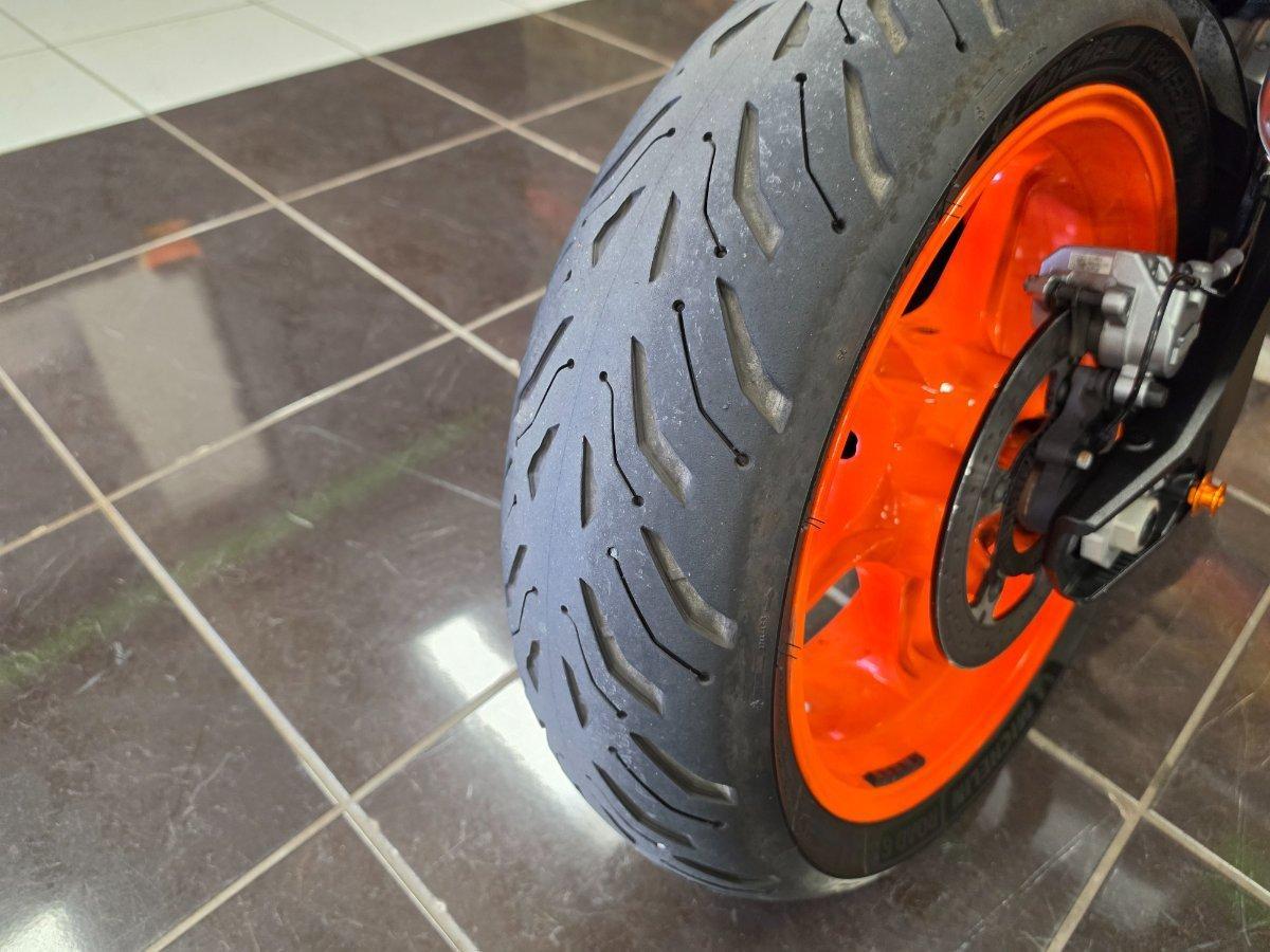 2024 KTM 990 DUKE ROAD